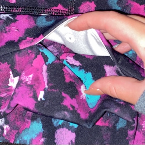 Lulu Lemon Midnight Bloom Special Edition Compression Shorts - Picture 3 of 5